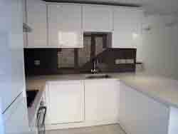 Putney - Quarella Quartz Kitchen Worktops and Glass Splash backs